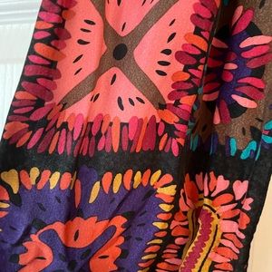 New York studio scarf